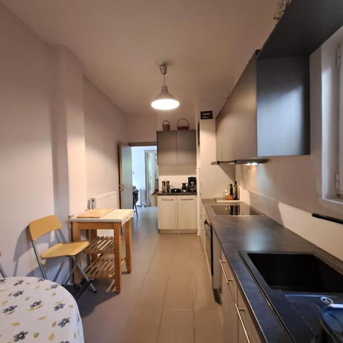 Appartamento 20' From The Airport,20' From The Center Of Atene Esterno foto
